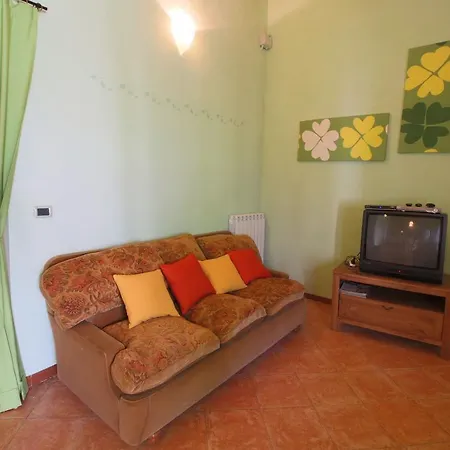 Tranquil Farmhouse In With Swimming Pool 別荘 *