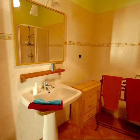 Tranquil Farmhouse In With Swimming Pool *