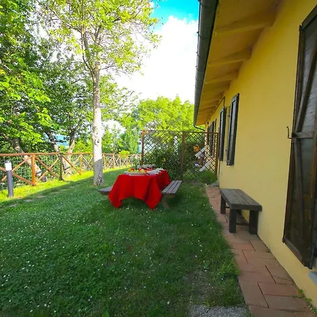 Дом отдыха Tranquil Farmhouse In With Swimming Pool Кальи